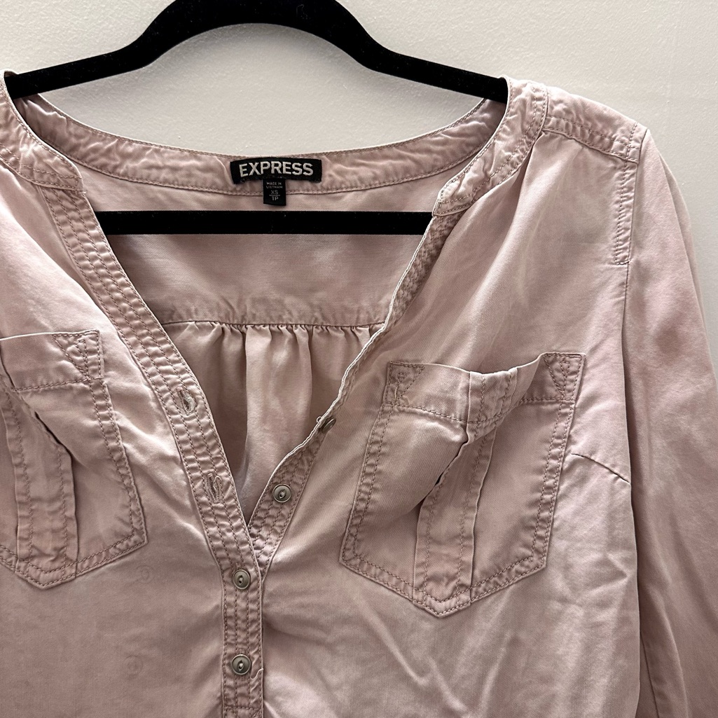 Express Buttoned Top